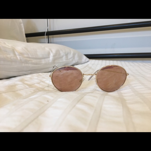 round rose gold sunglasses - Picture 2 of 2